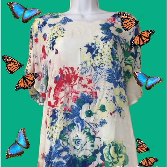 New White Floral Top with cutout sleeve details - Picture 4 of 12